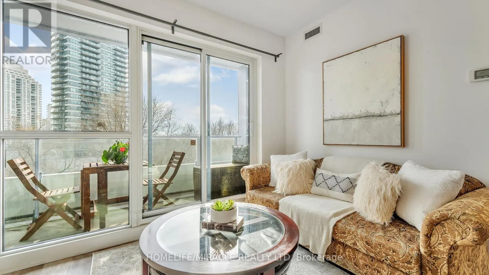 616 - 2220 LAKE SHORE BOULEVARD W