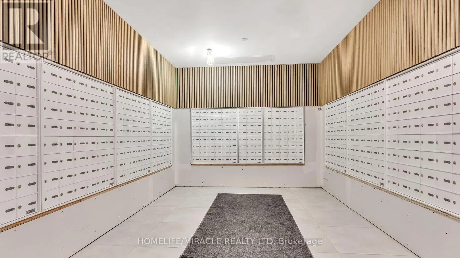 616 - 2220 LAKE SHORE BOULEVARD W