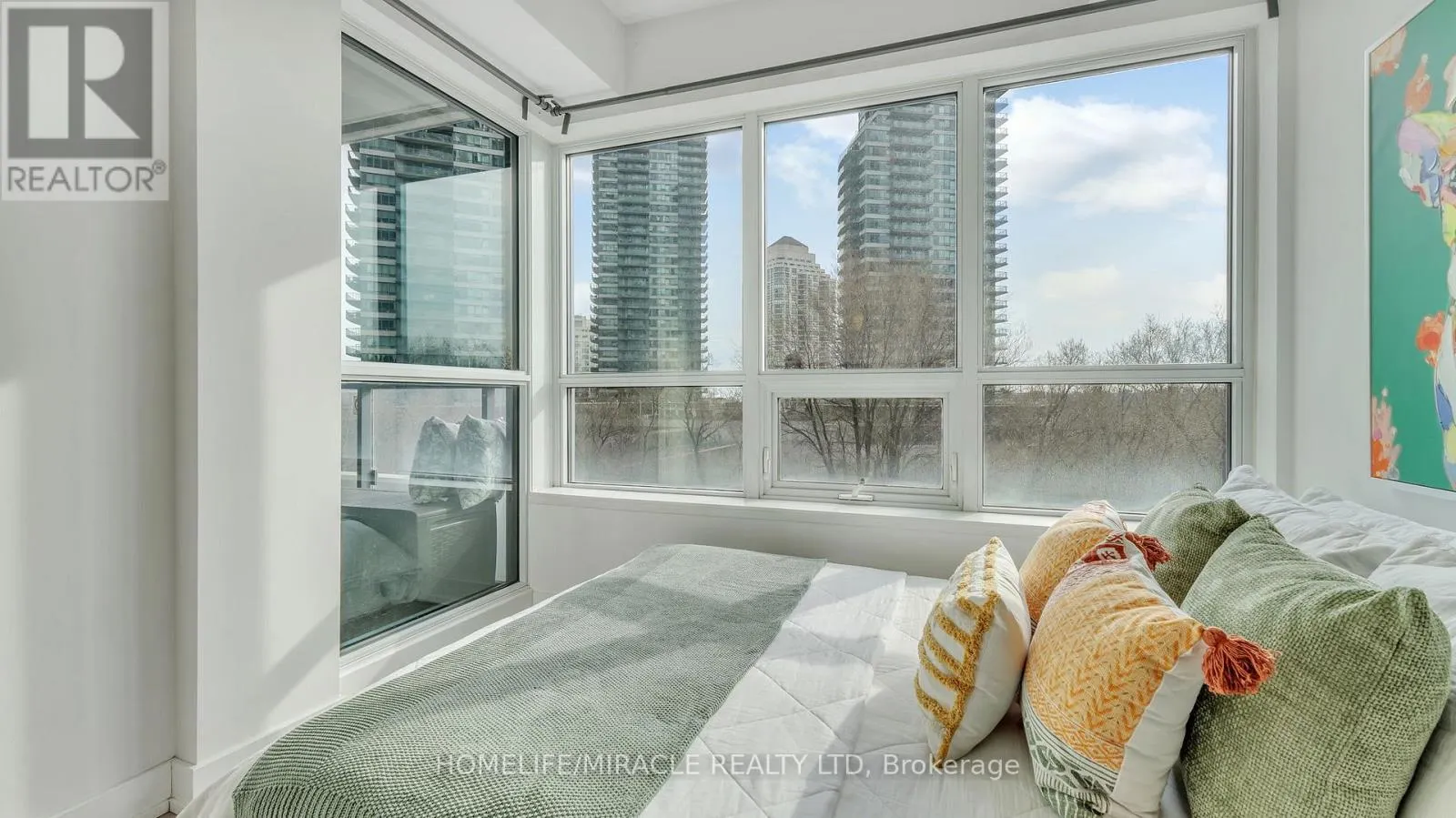 616 - 2220 LAKE SHORE BOULEVARD W