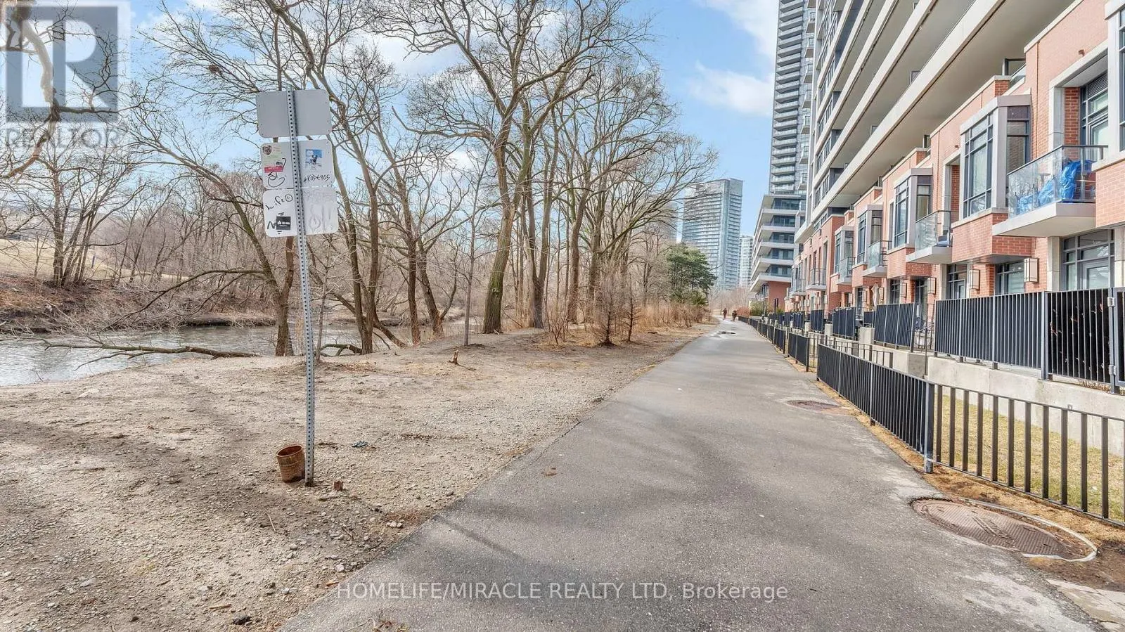 616 - 2220 LAKE SHORE BOULEVARD W