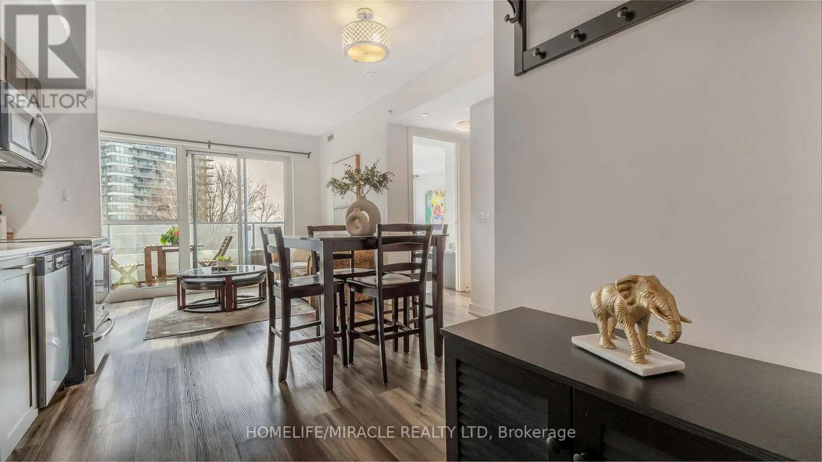 616 - 2220 LAKE SHORE BOULEVARD W