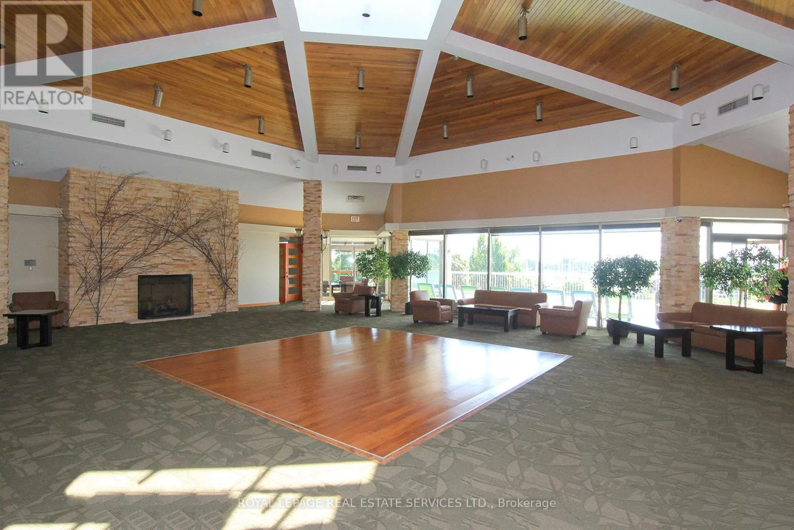 216 - 2267 LAKESHORE BOULEVARD W