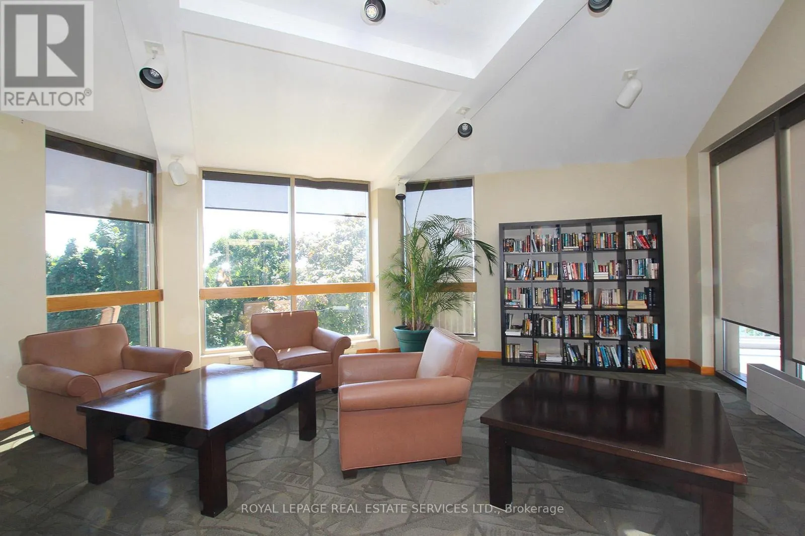 216 - 2267 LAKESHORE BOULEVARD W