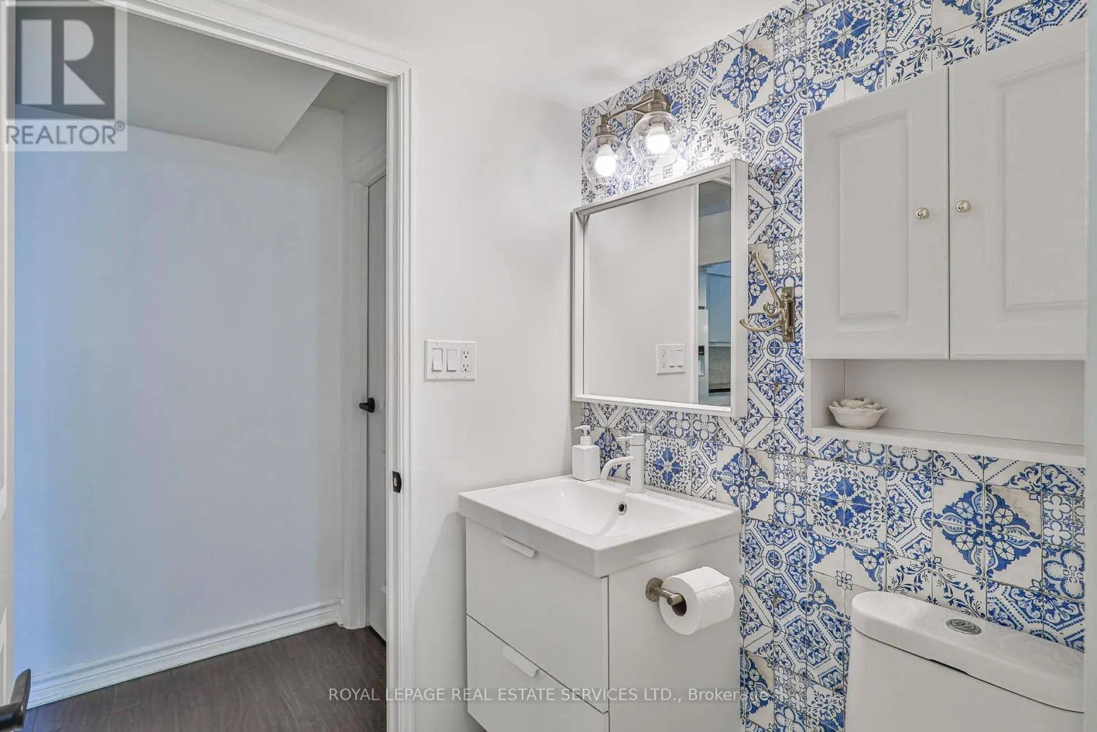 216 - 2267 LAKESHORE BOULEVARD W