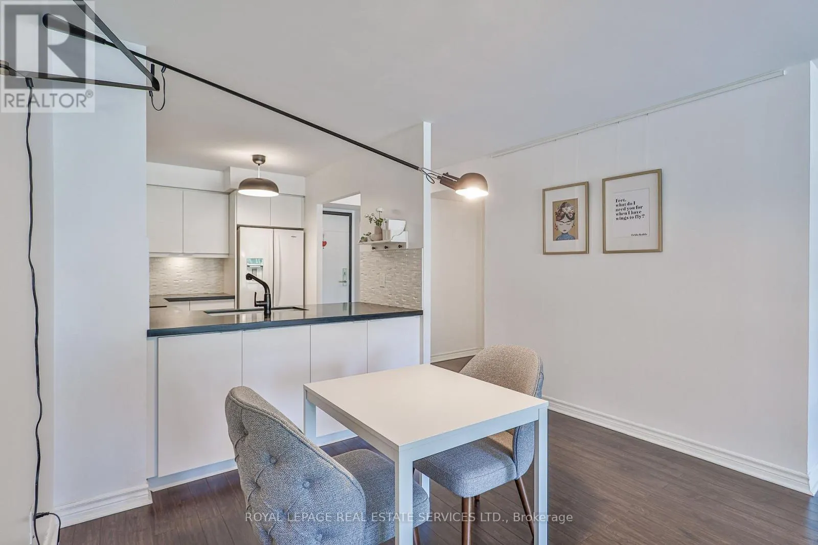 216 - 2267 LAKESHORE BOULEVARD W