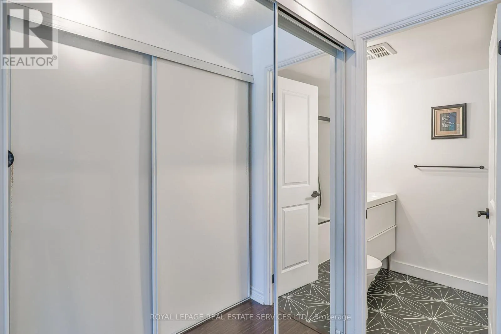 216 - 2267 LAKESHORE BOULEVARD W