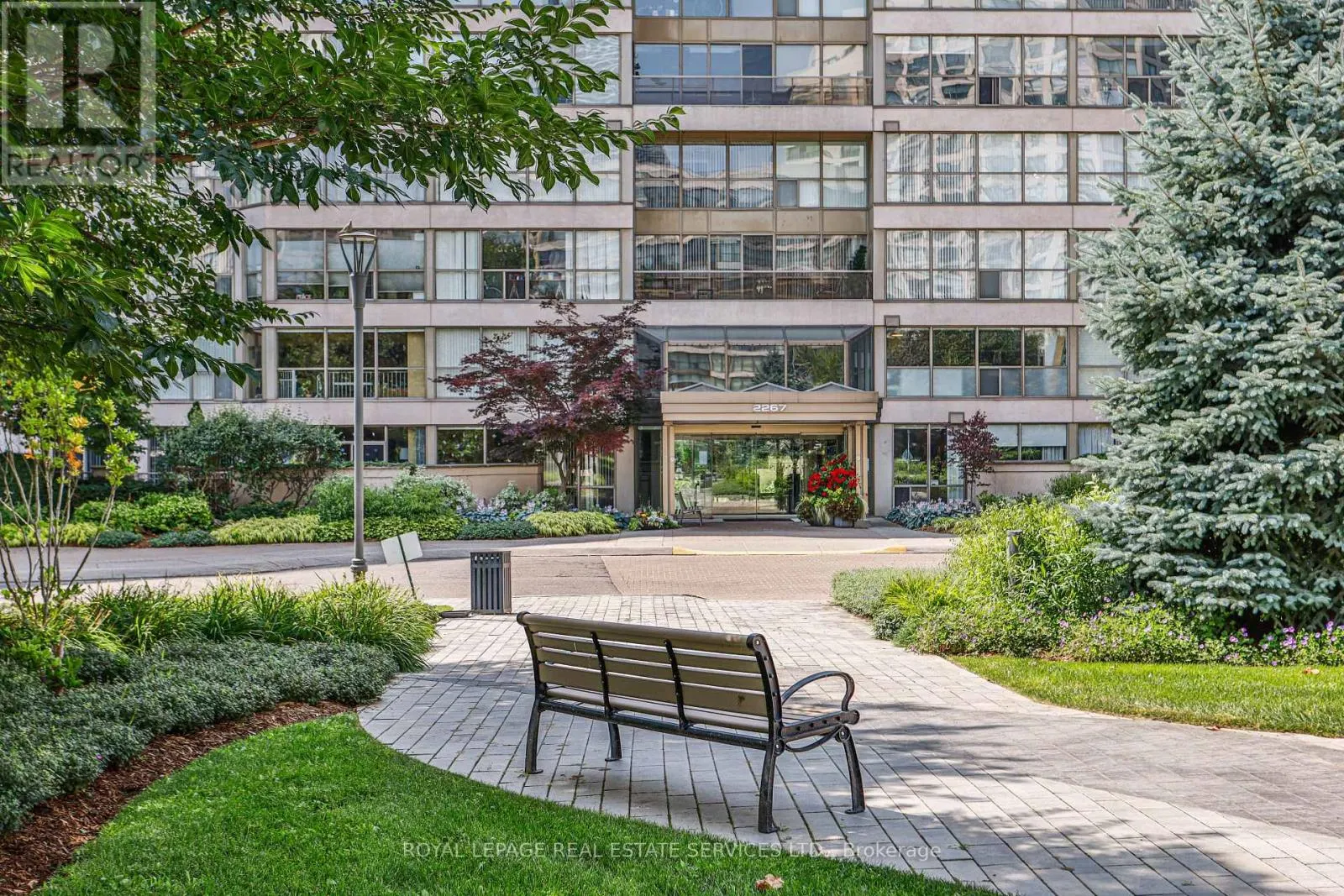 216 - 2267 LAKESHORE BOULEVARD W