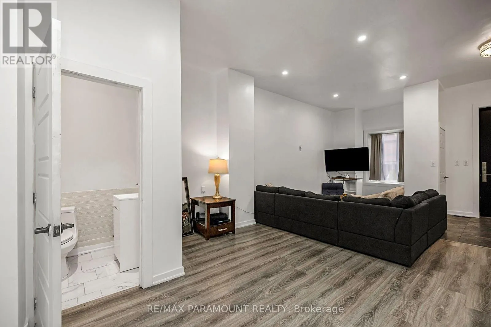 121 MULOCK AVENUE