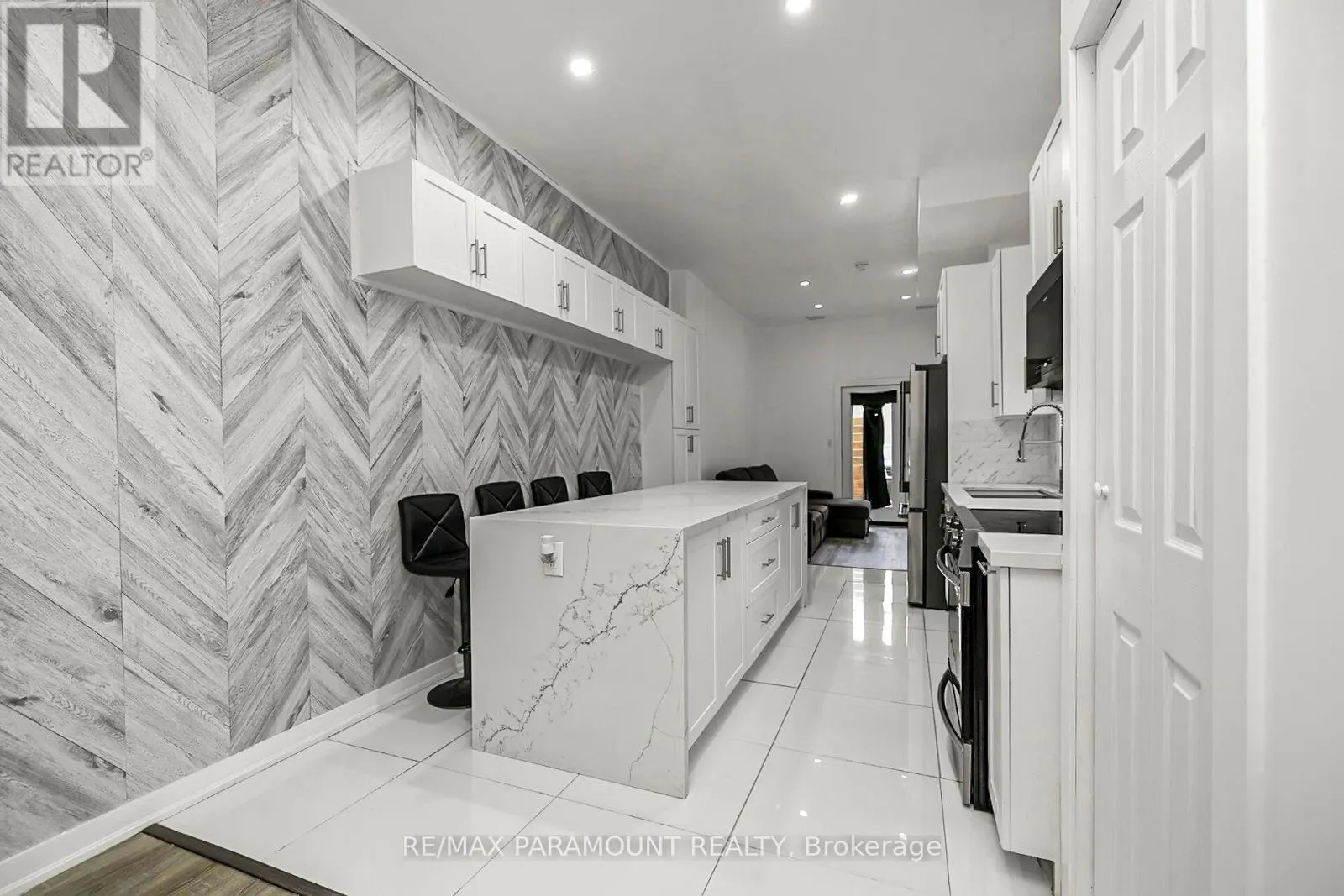 121 MULOCK AVENUE