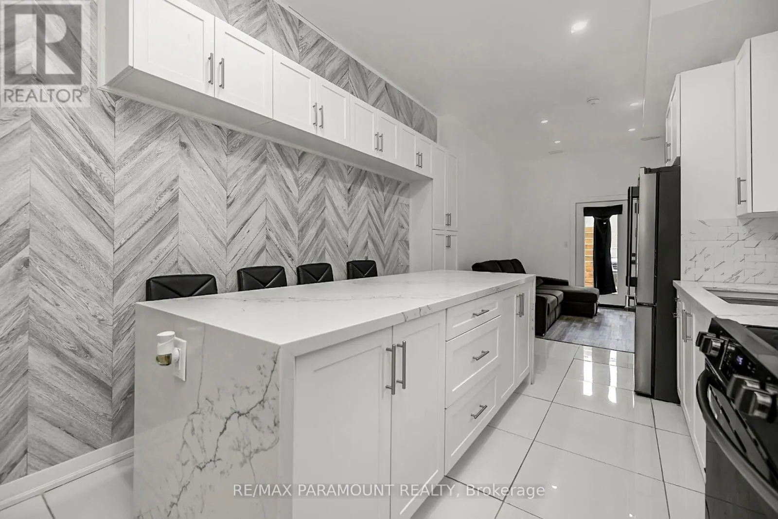 121 MULOCK AVENUE