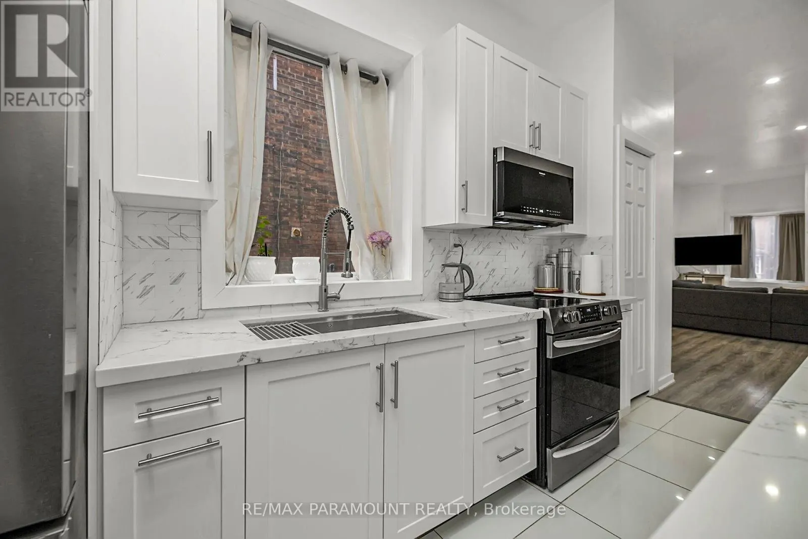 121 MULOCK AVENUE
