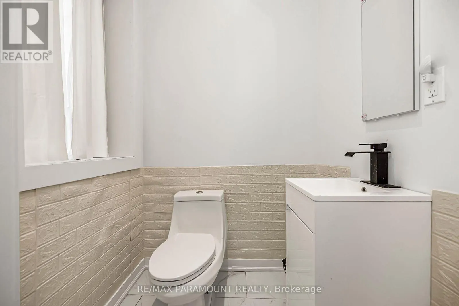 121 MULOCK AVENUE