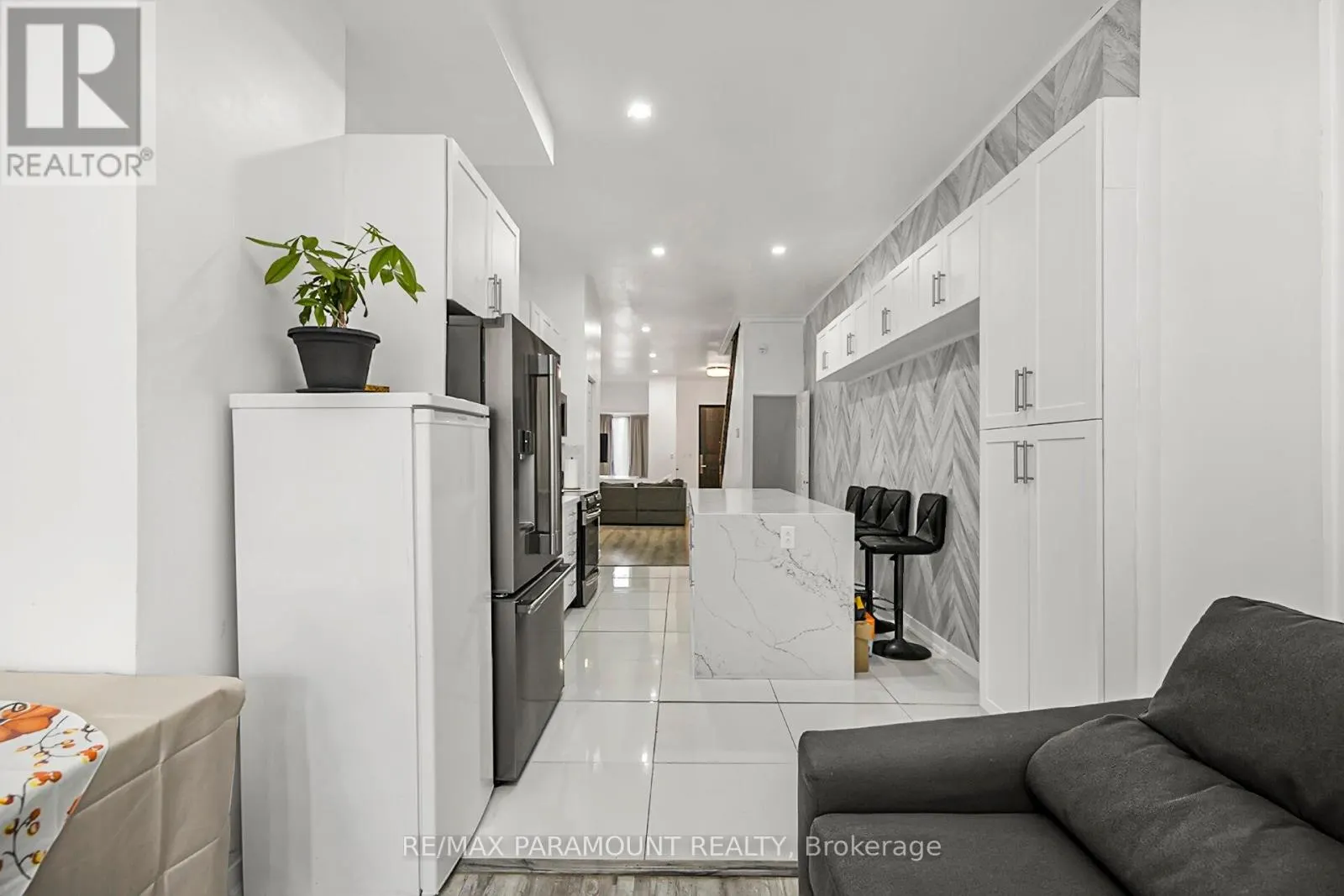 121 MULOCK AVENUE