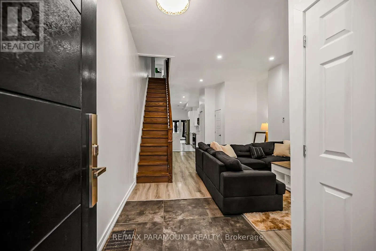 121 MULOCK AVENUE