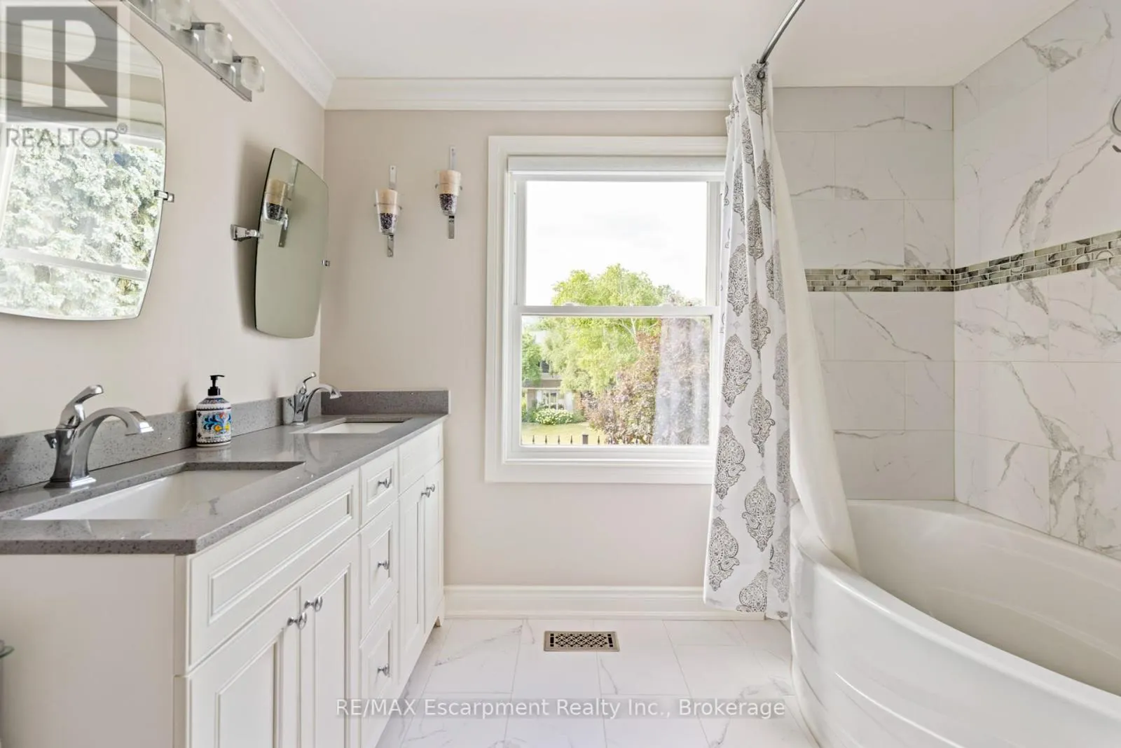 2119 AGINCOURT CRESCENT