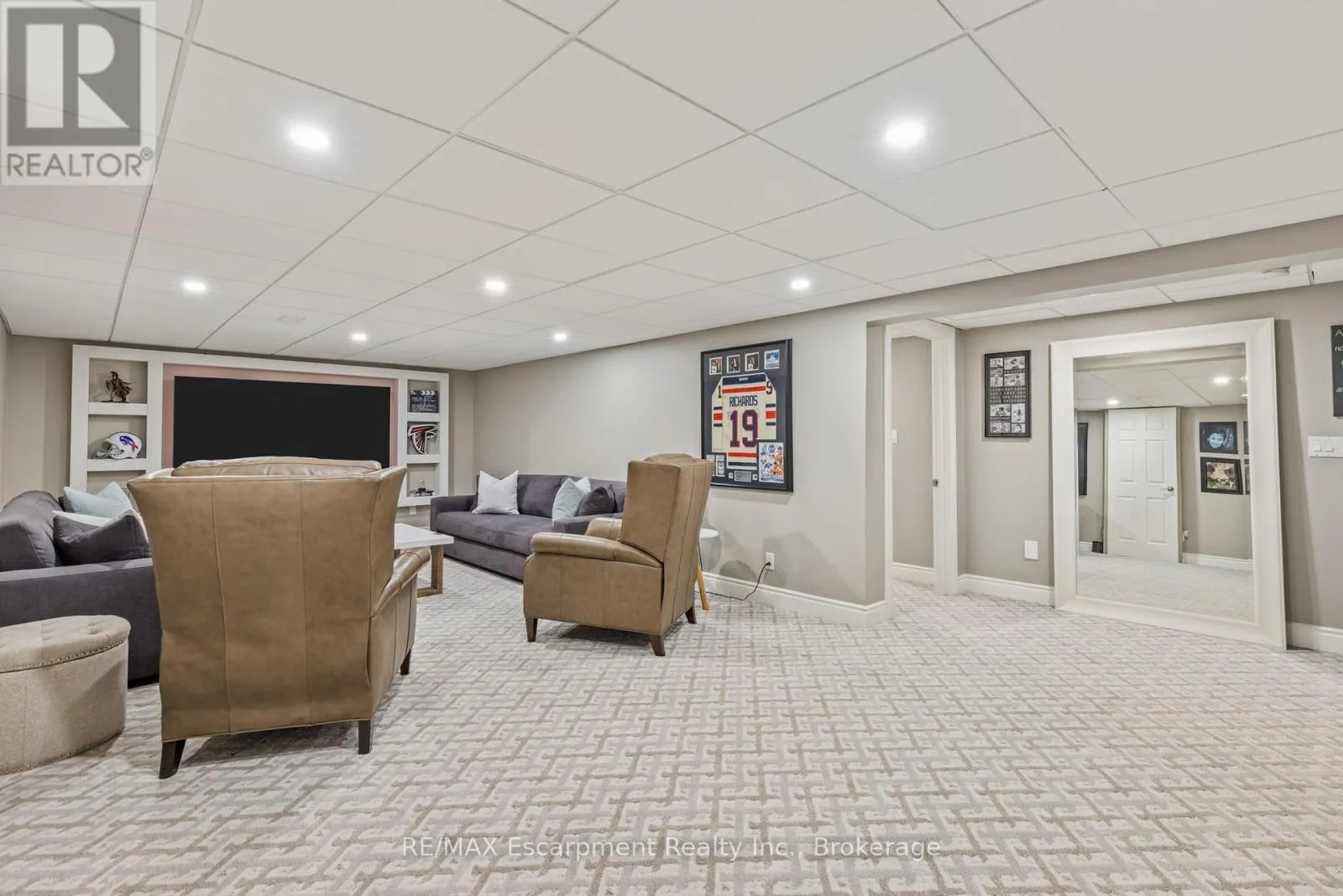 2119 AGINCOURT CRESCENT