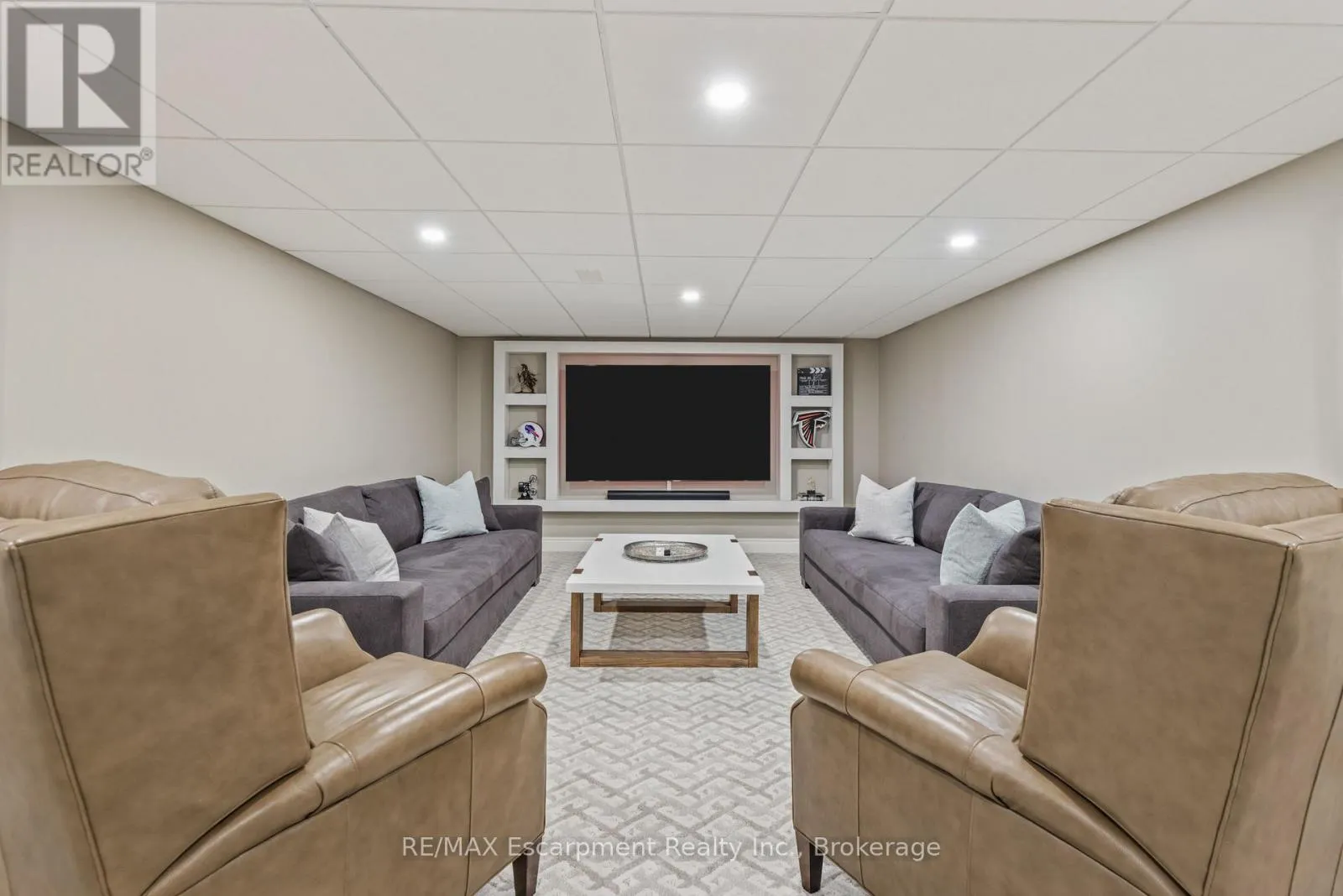 2119 AGINCOURT CRESCENT