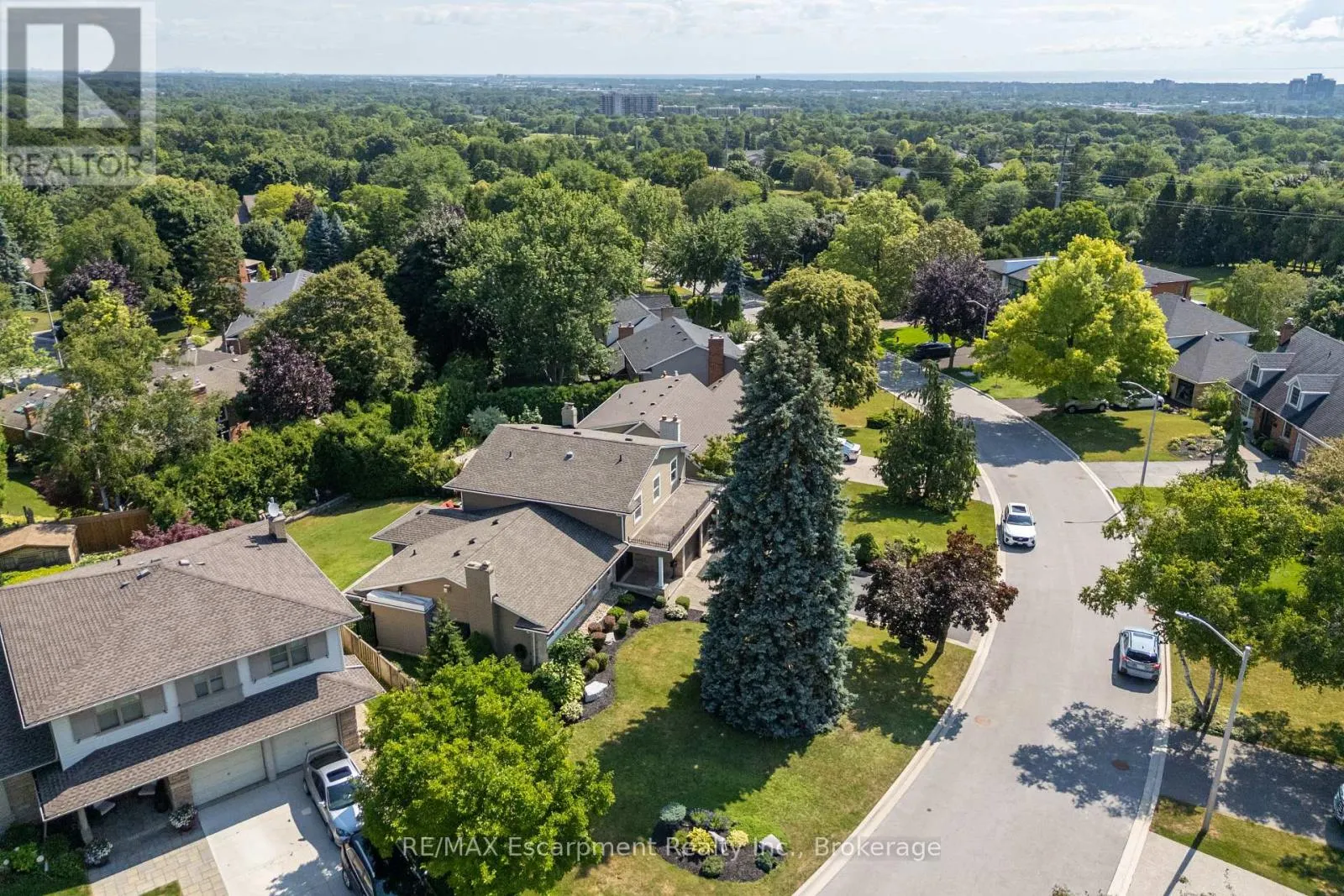 2119 AGINCOURT CRESCENT