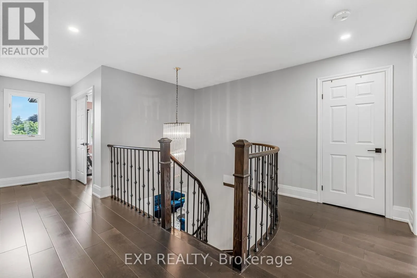 1221 CREEKSIDE DRIVE