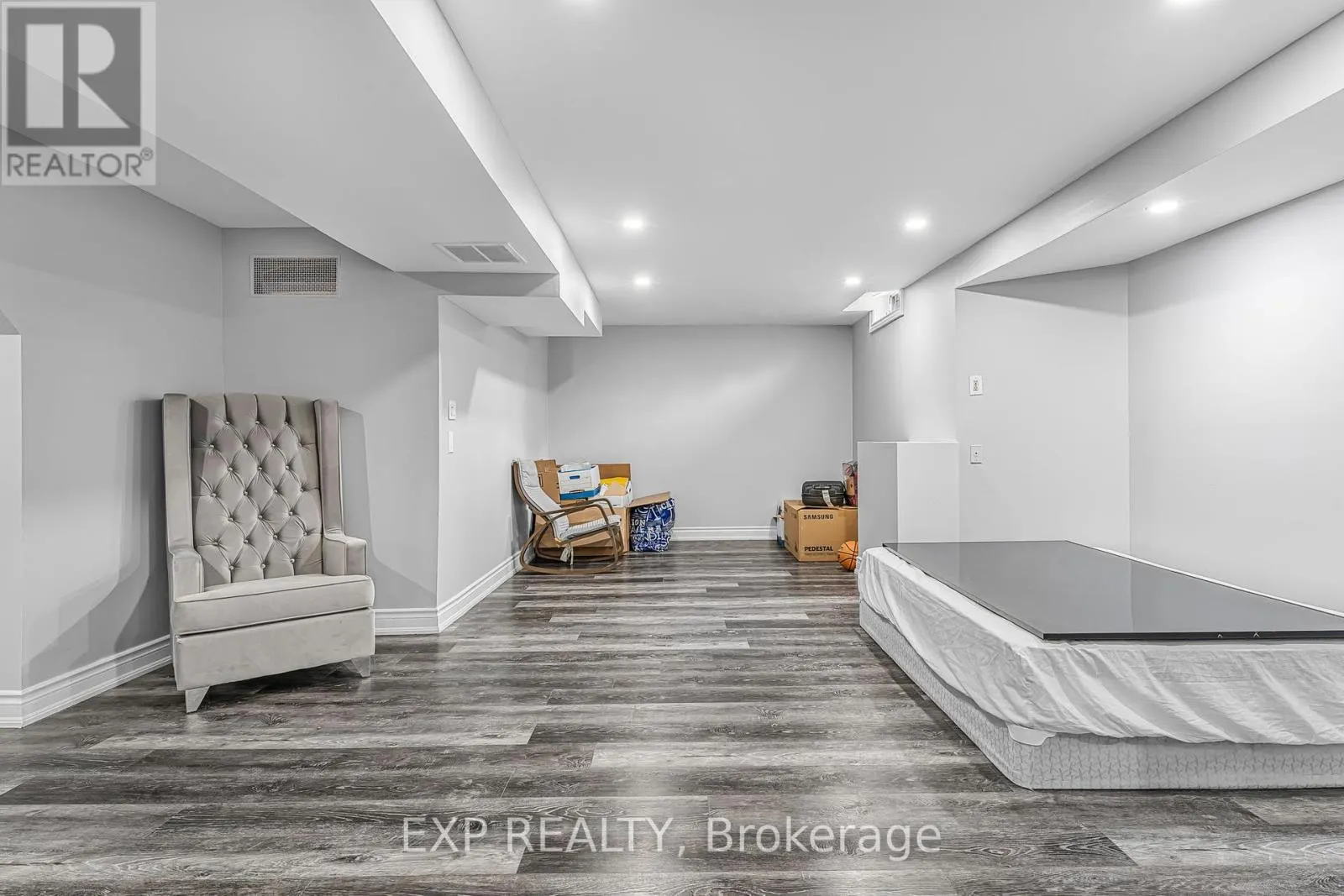 1221 CREEKSIDE DRIVE