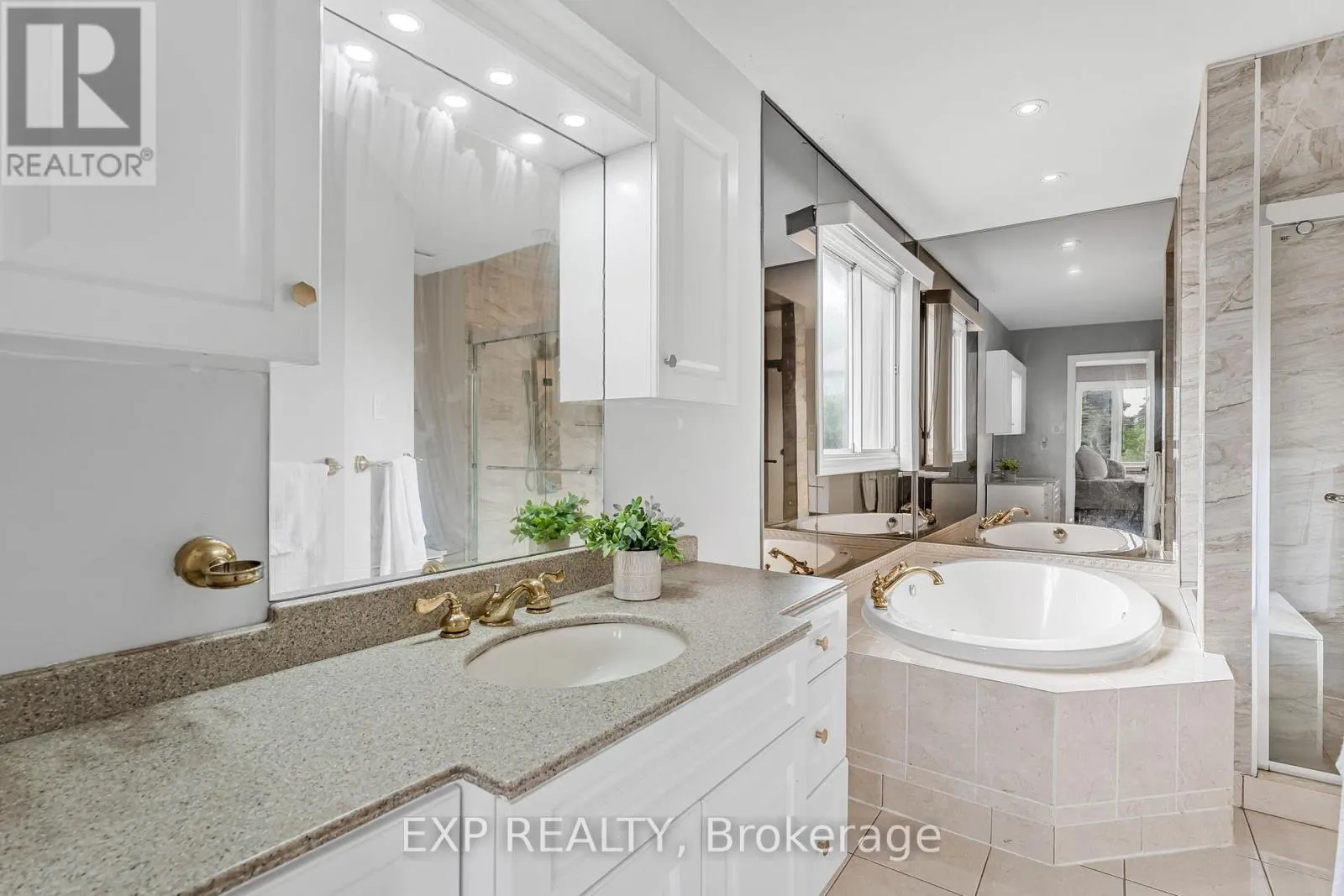 1221 CREEKSIDE DRIVE