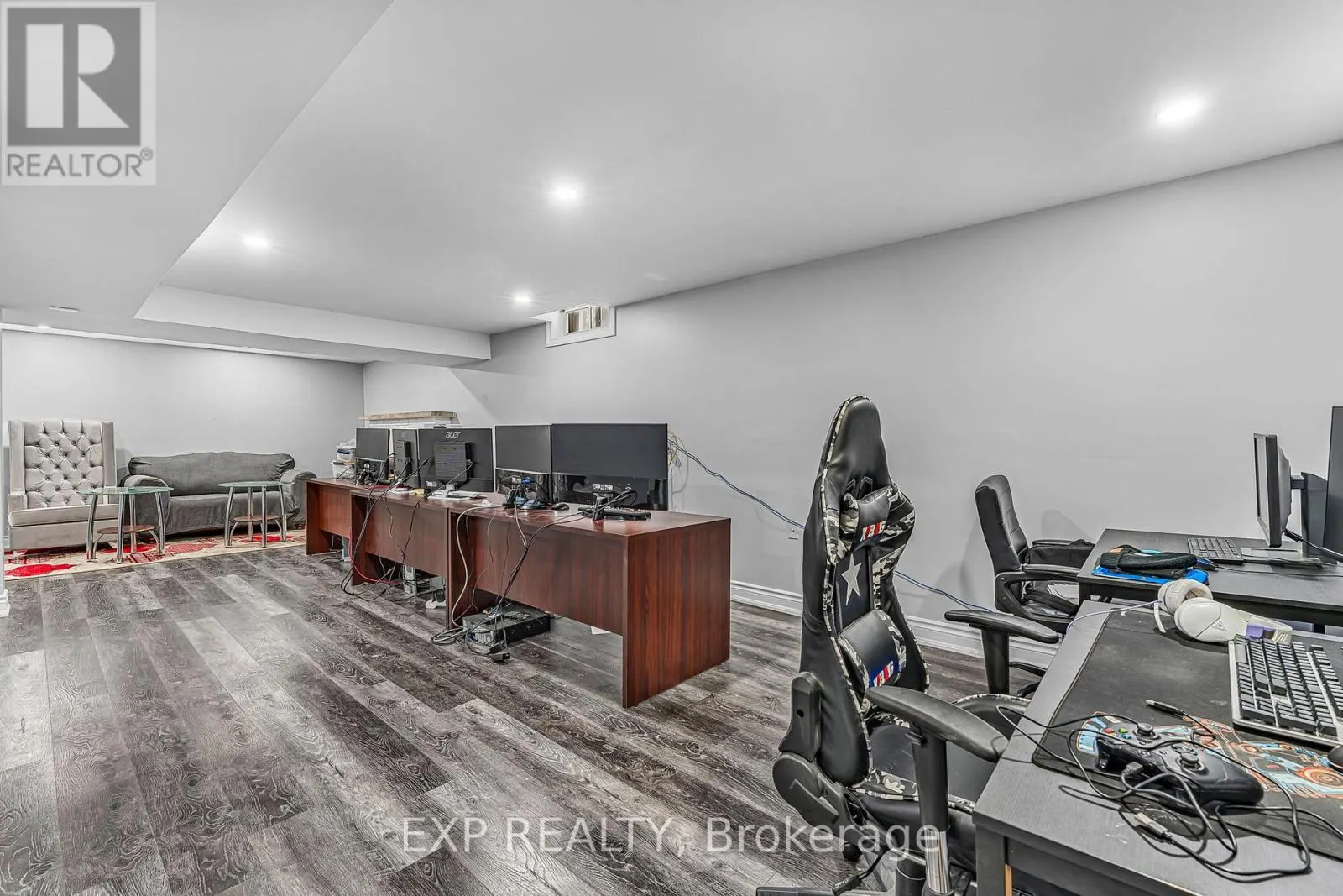 1221 CREEKSIDE DRIVE