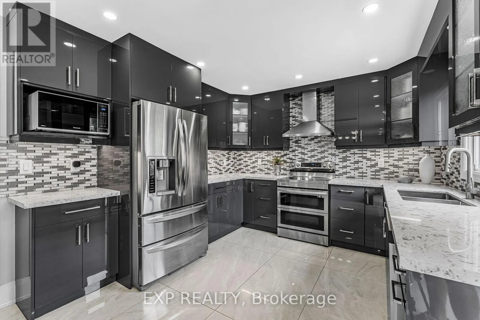 1221 CREEKSIDE DRIVE