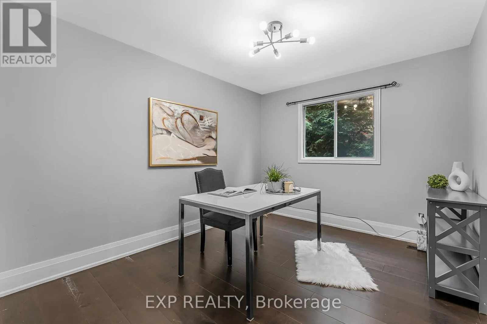 1221 CREEKSIDE DRIVE