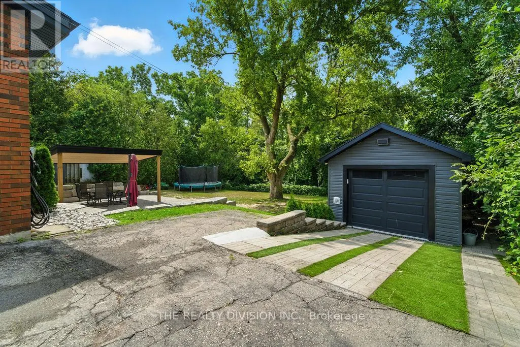 1238 DE QUINCY CRESCENT