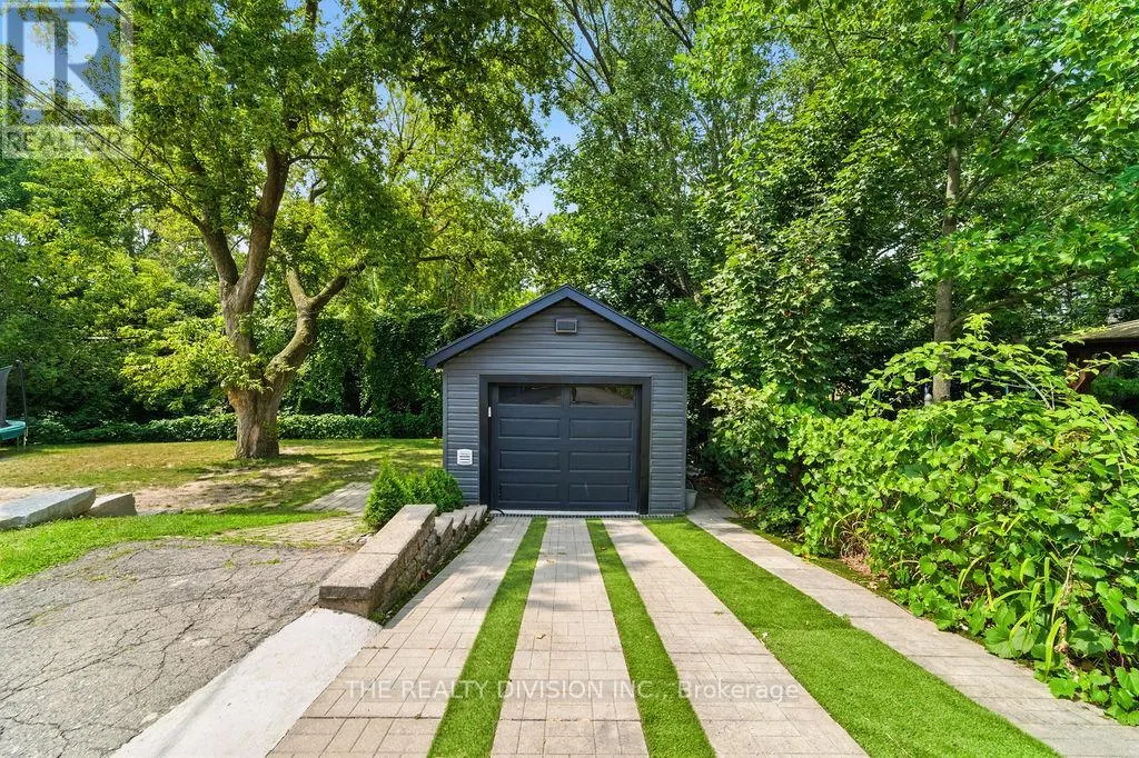 1238 DE QUINCY CRESCENT