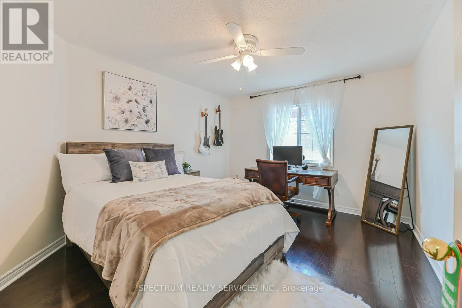 68 ROBARTS DRIVE