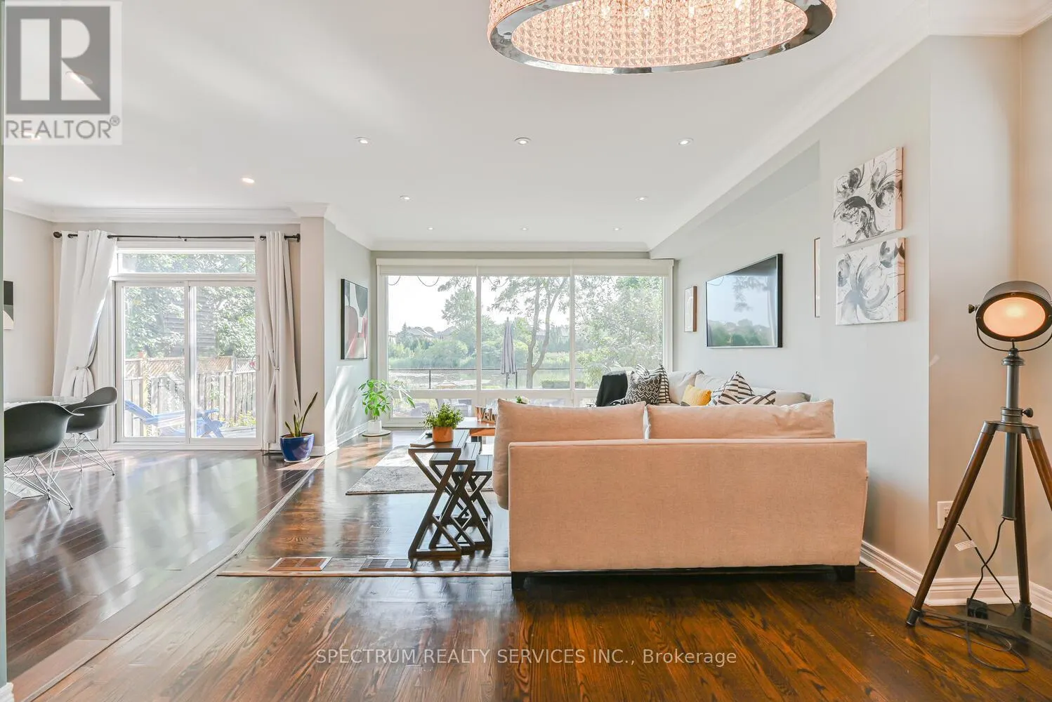 68 ROBARTS DRIVE