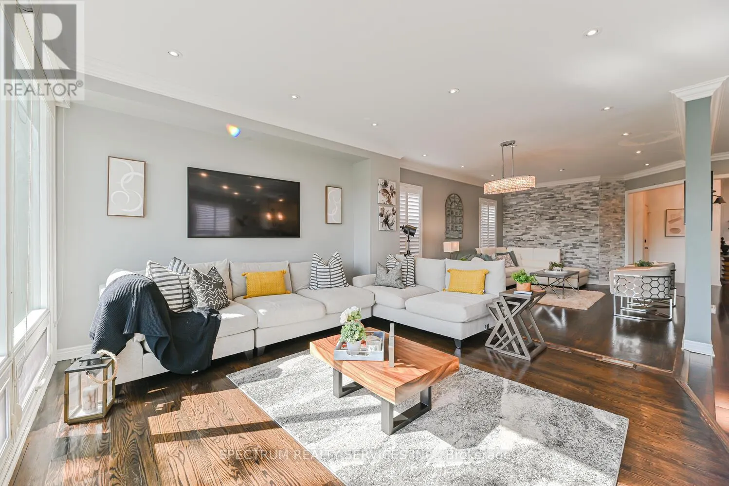 68 ROBARTS DRIVE
