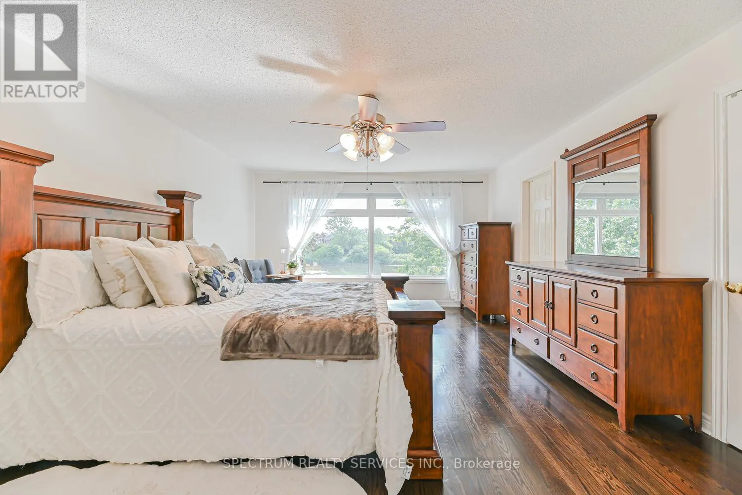 68 ROBARTS DRIVE