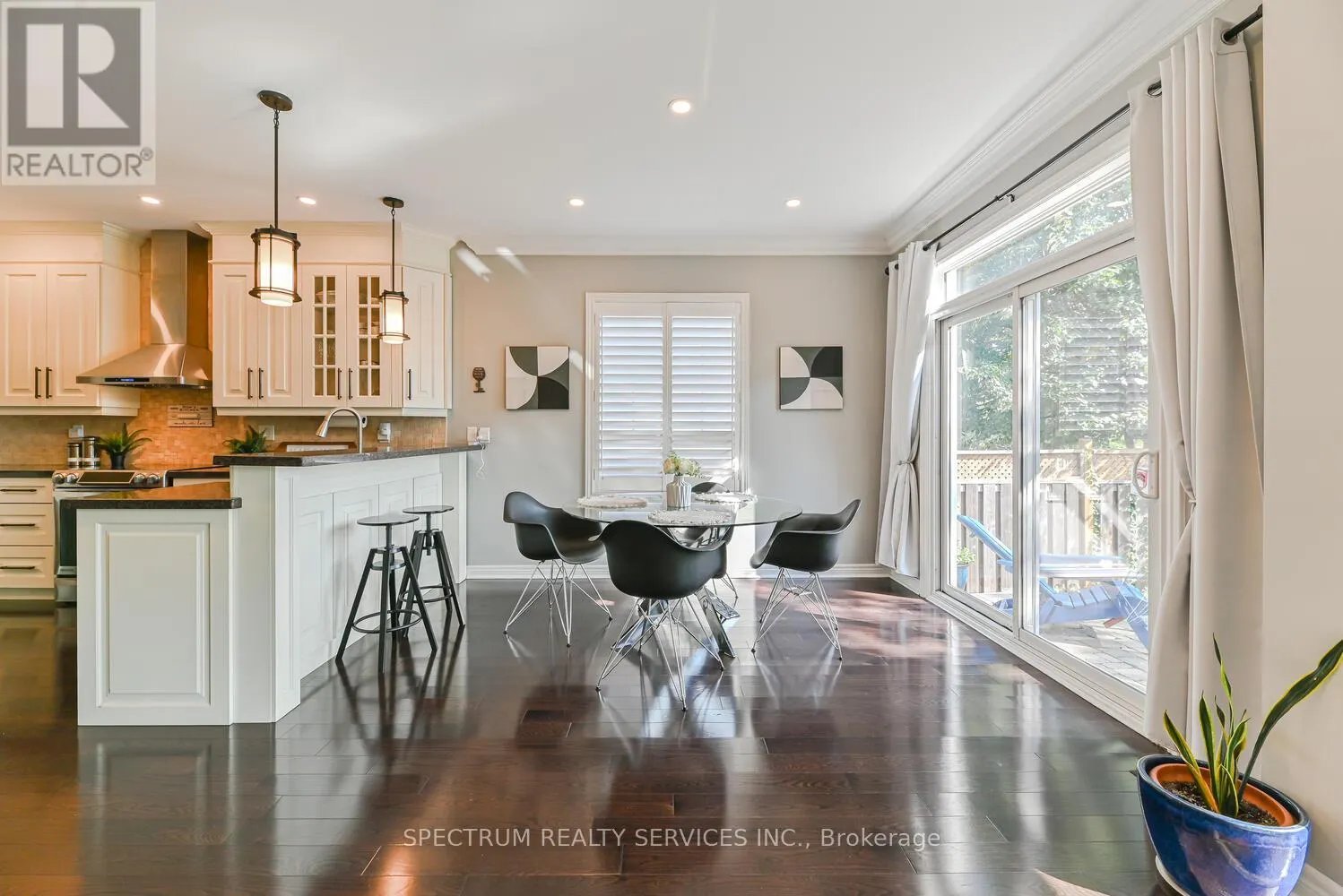 68 ROBARTS DRIVE