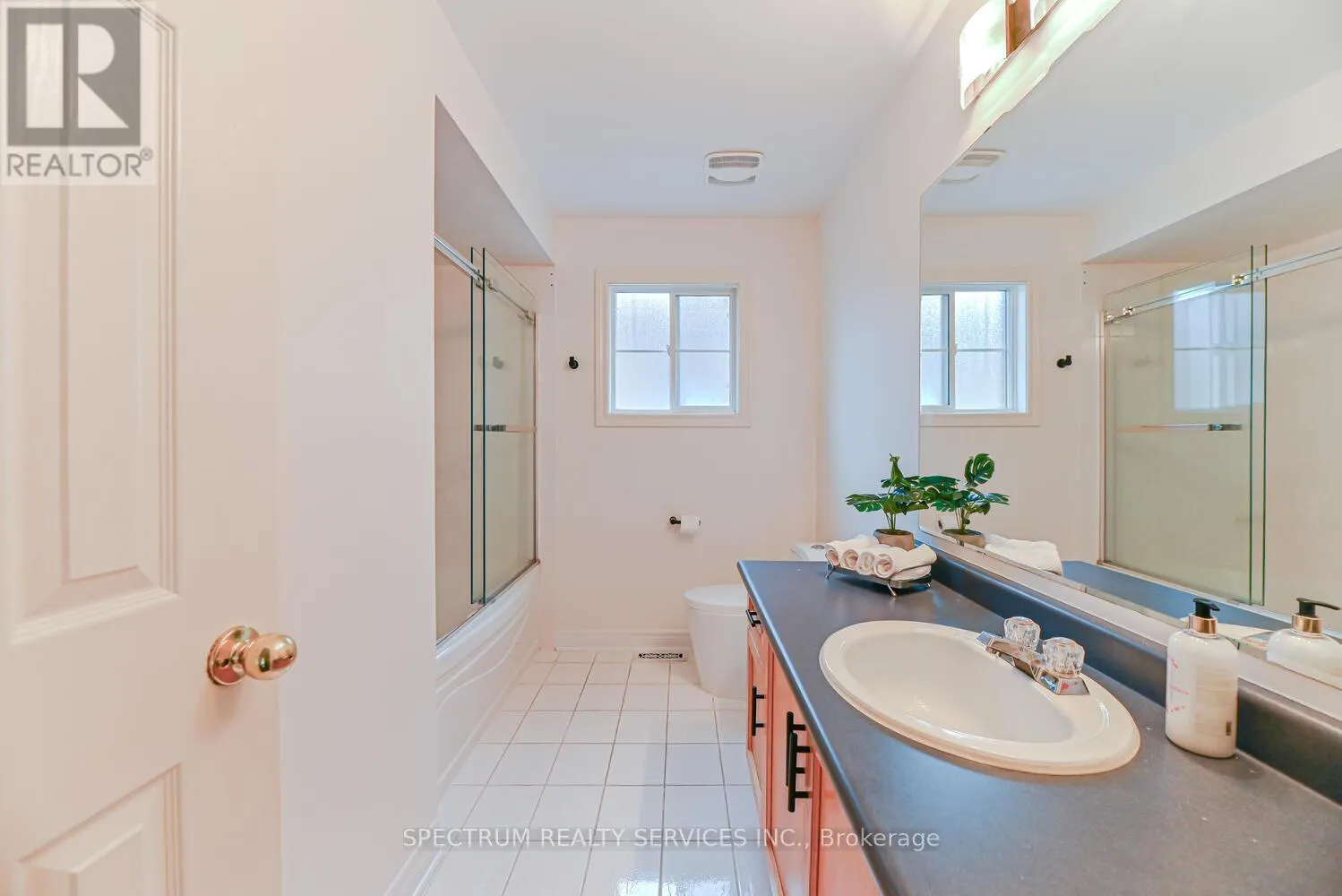 68 ROBARTS DRIVE