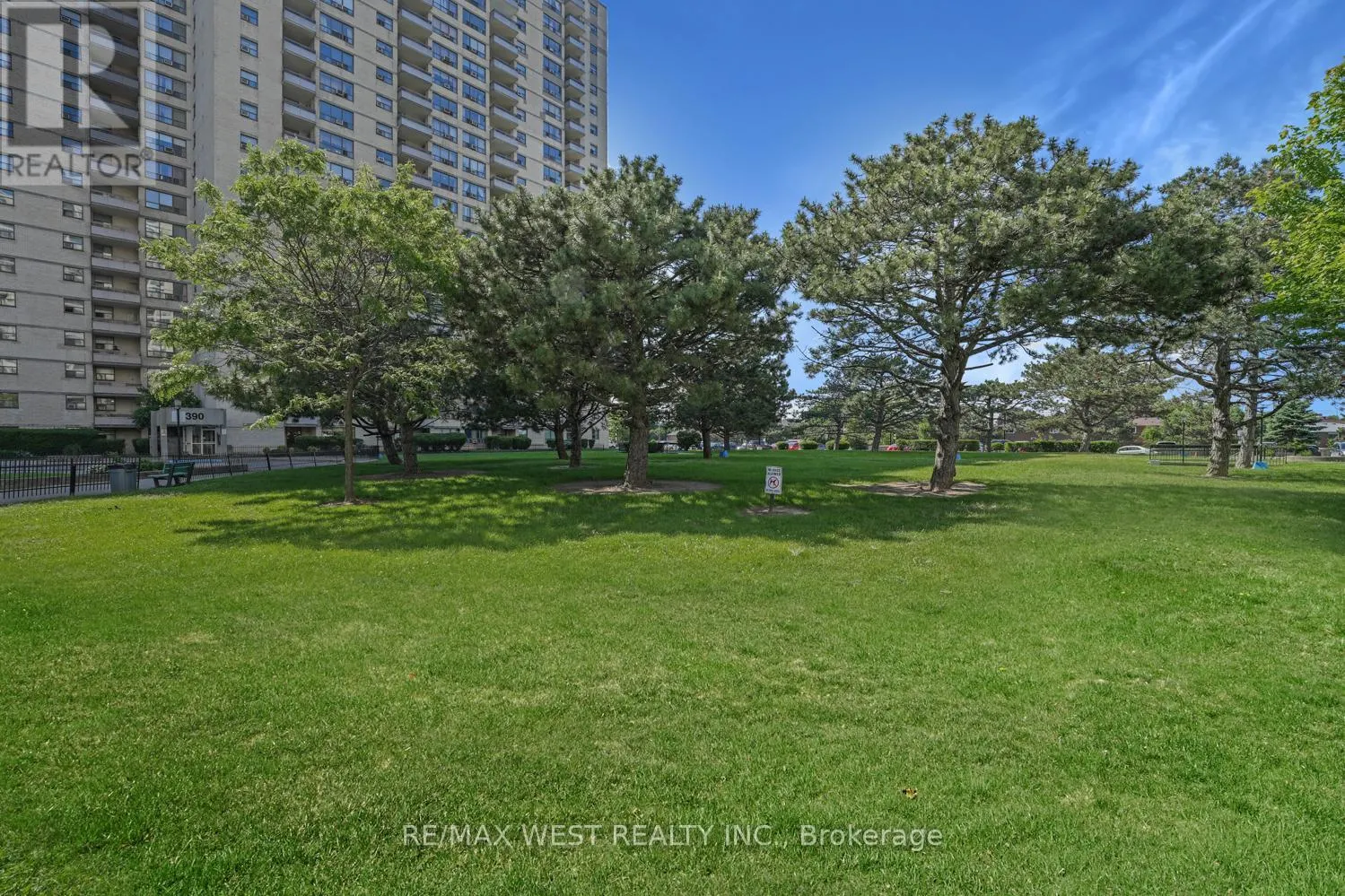 1410 - 370 DIXON ROAD