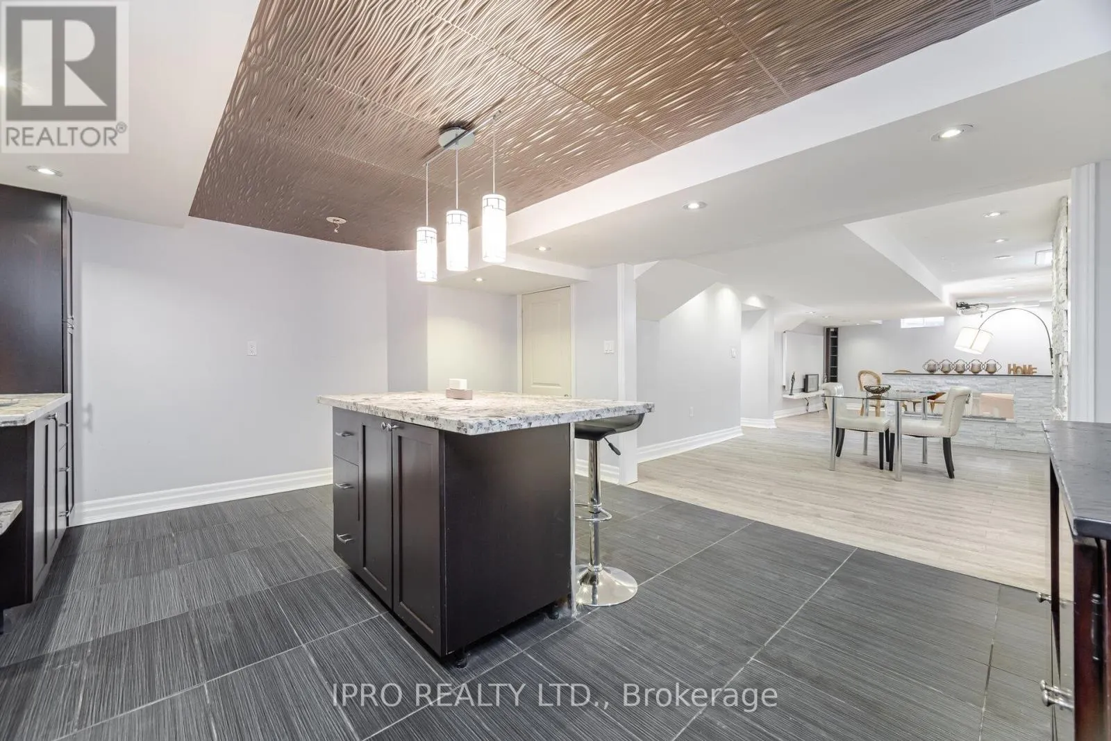 2185 HIGHCLIFFE WAY