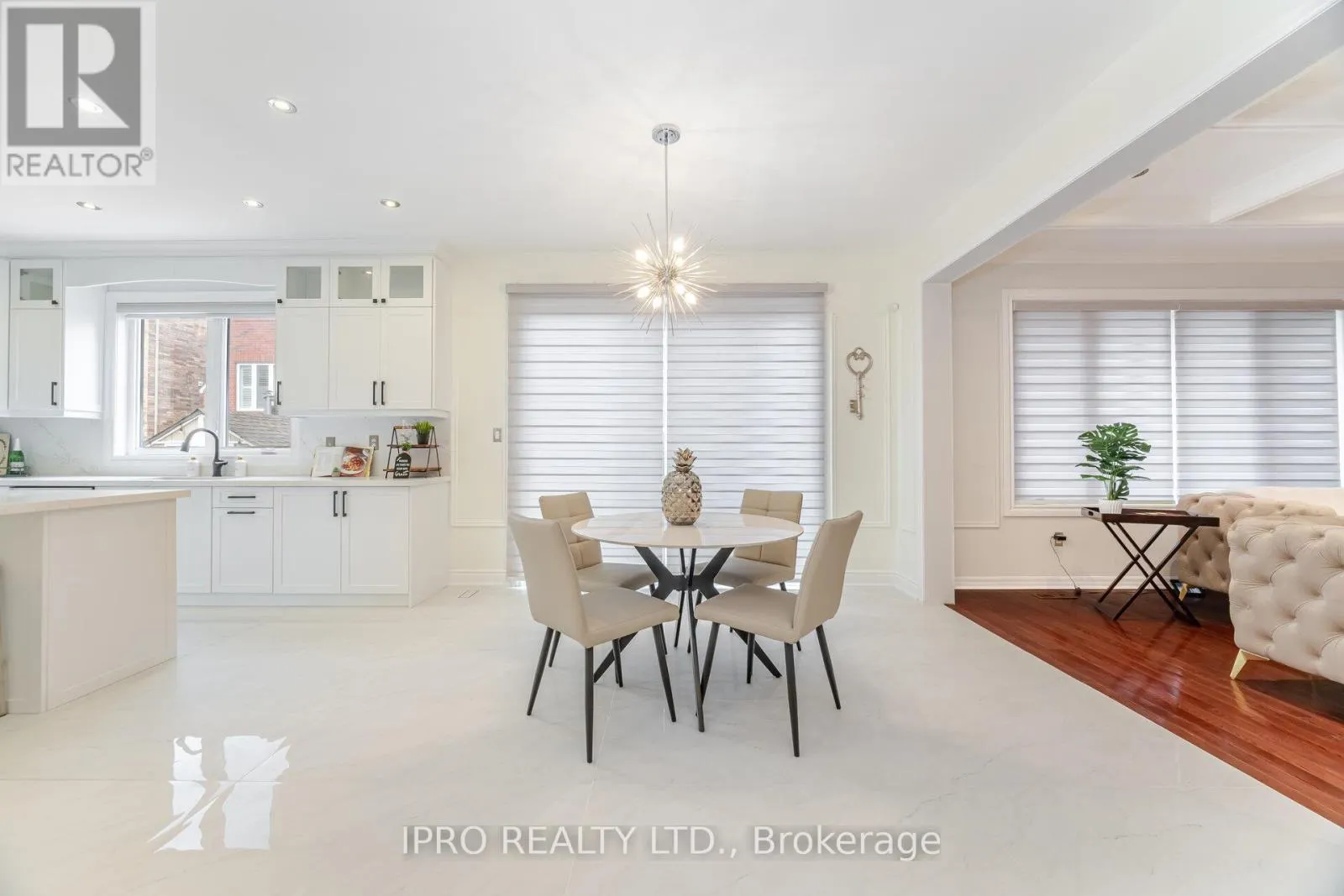 2185 HIGHCLIFFE WAY