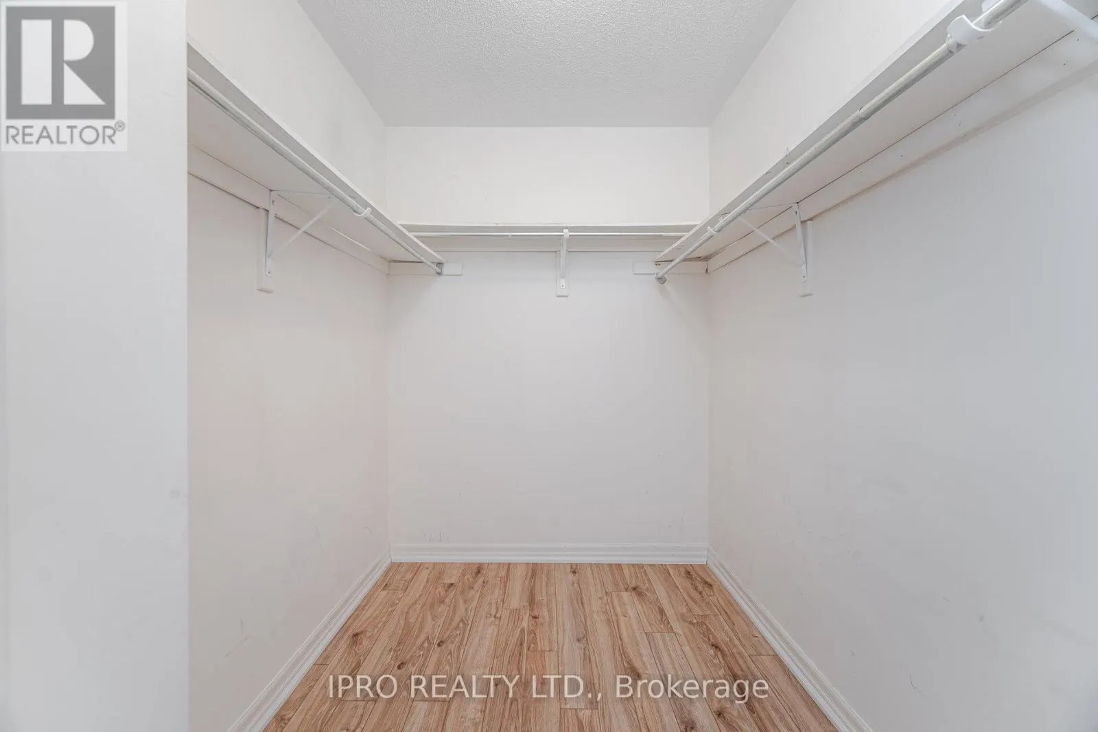 2185 HIGHCLIFFE WAY