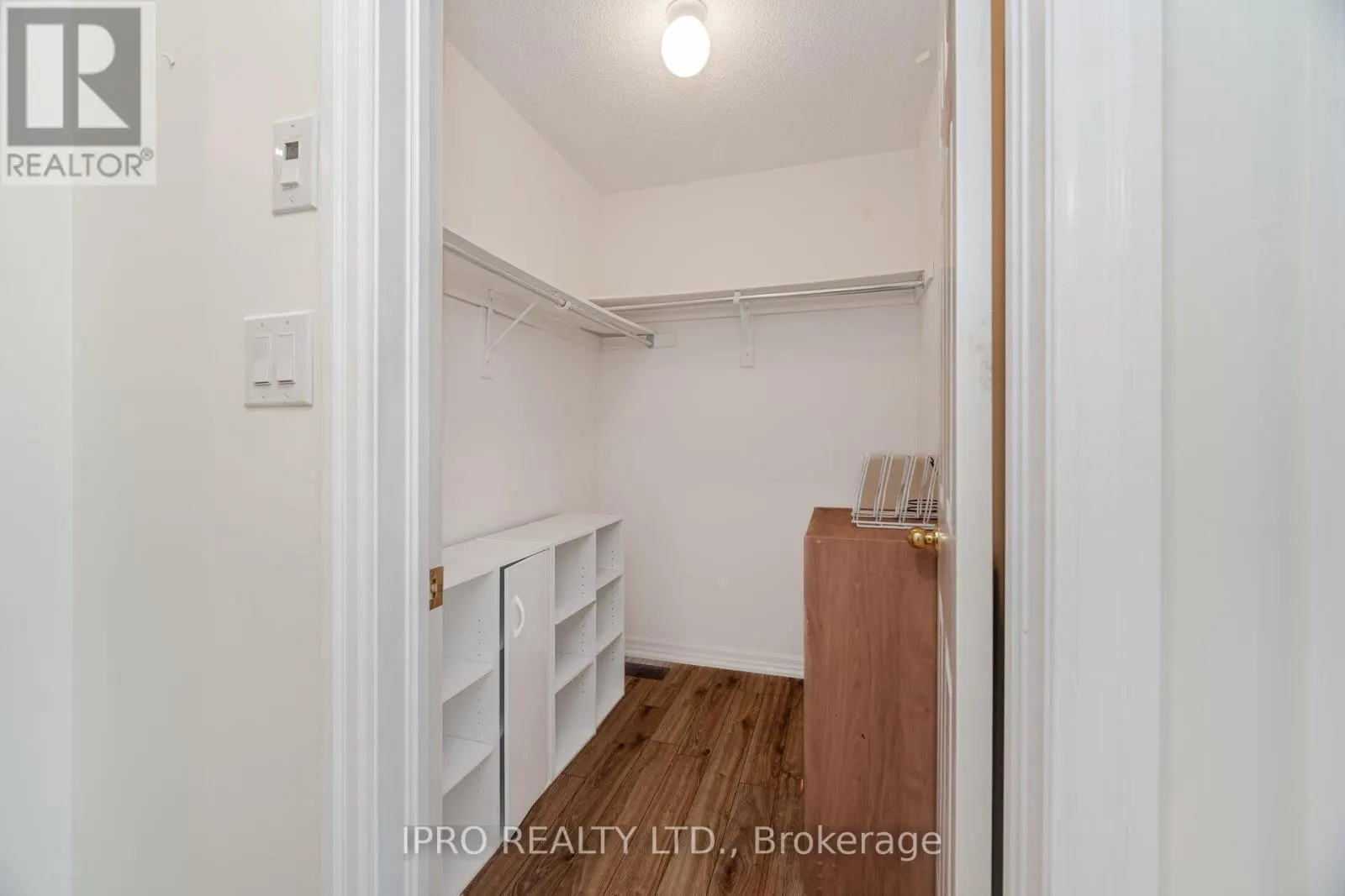 2185 HIGHCLIFFE WAY