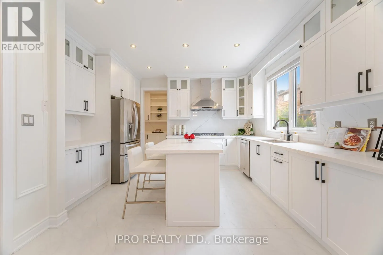 2185 HIGHCLIFFE WAY