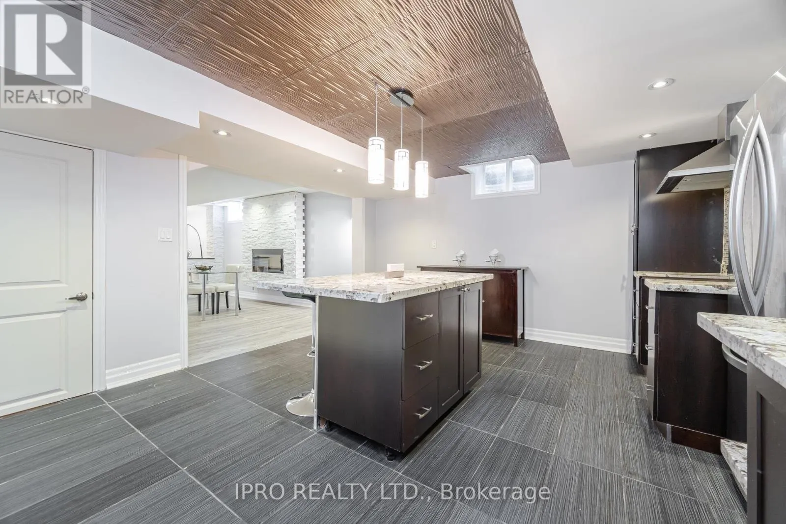 2185 HIGHCLIFFE WAY