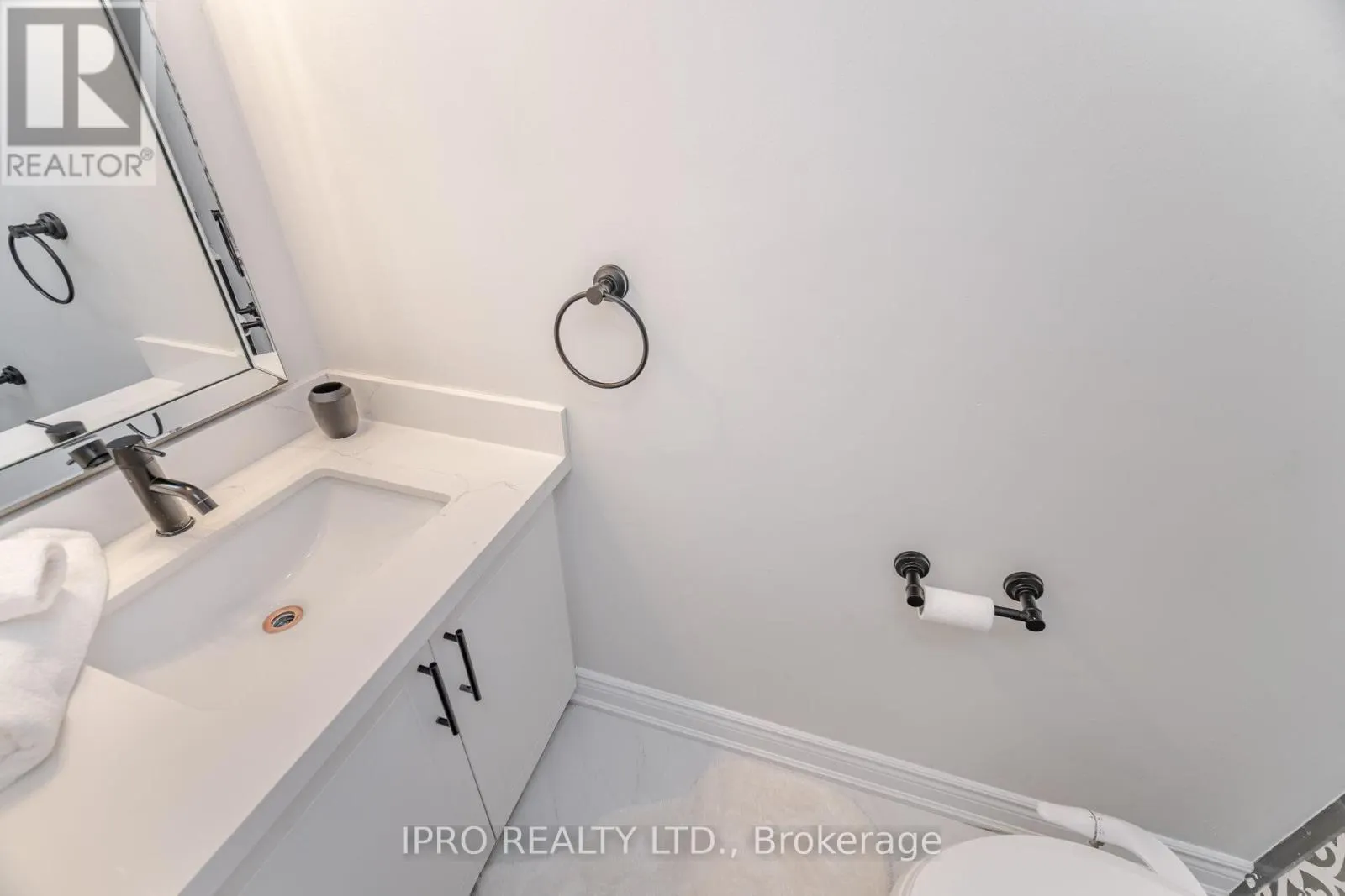 2185 HIGHCLIFFE WAY