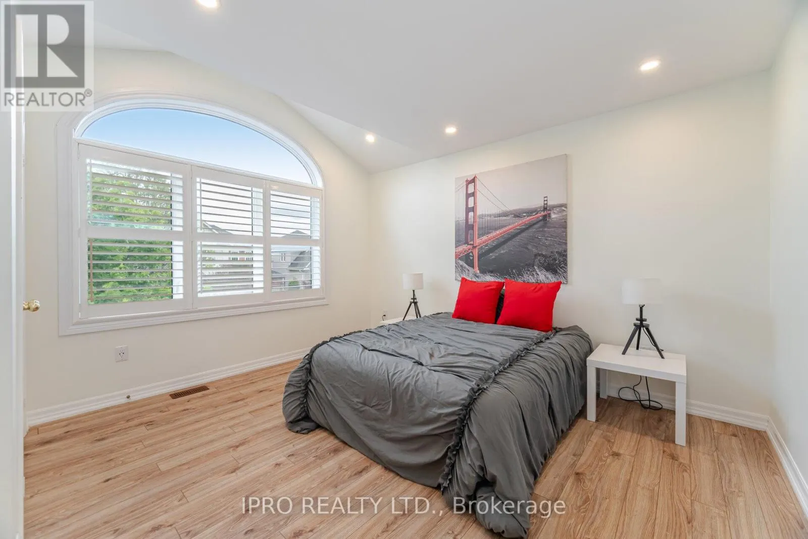 2185 HIGHCLIFFE WAY