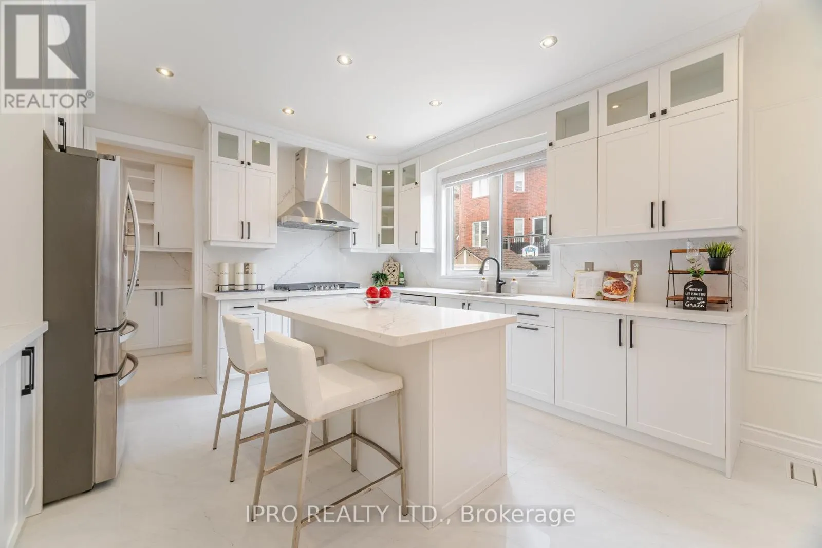 2185 HIGHCLIFFE WAY