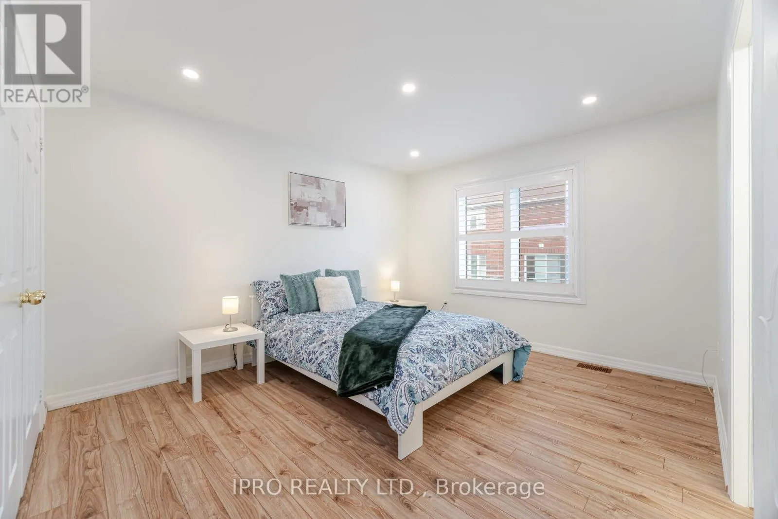 2185 HIGHCLIFFE WAY