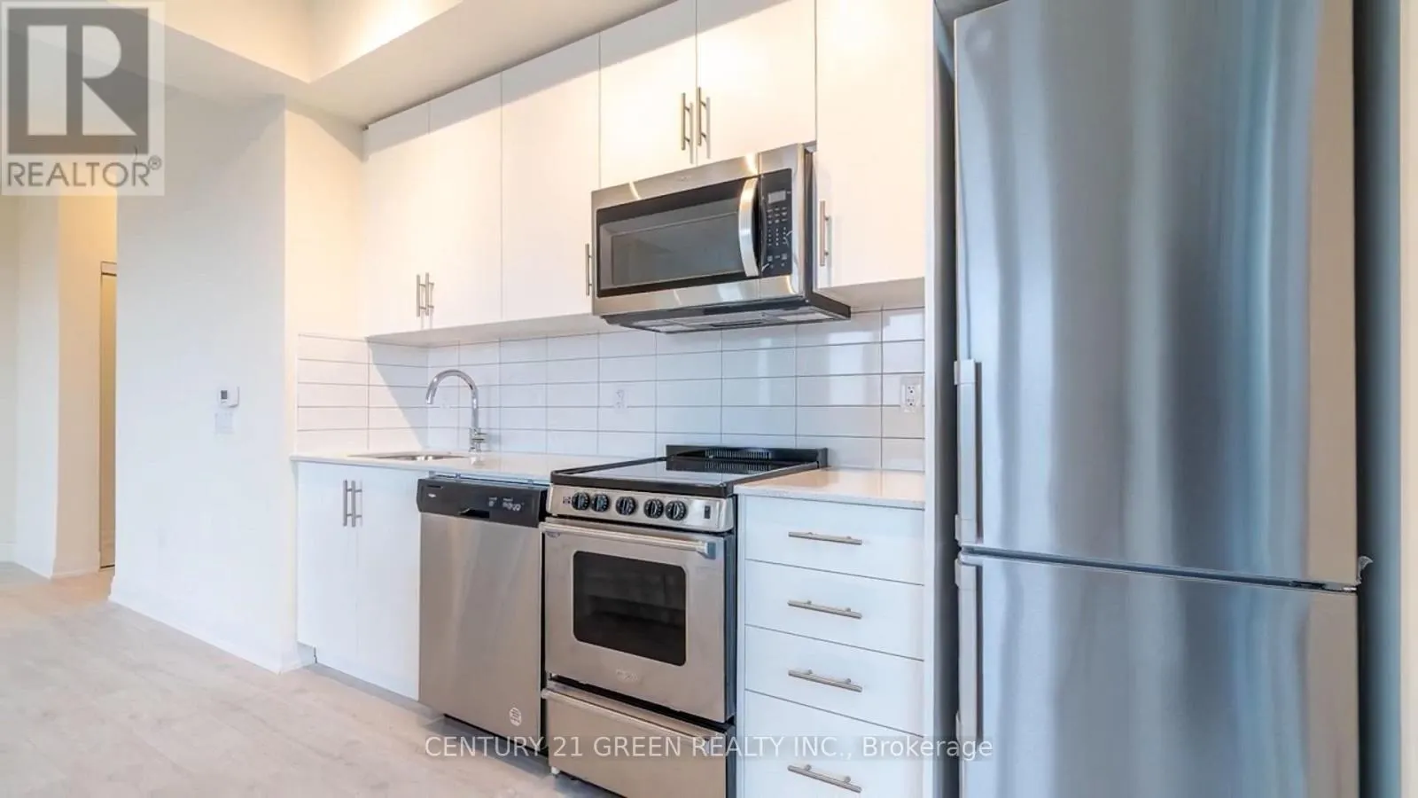 506 - 509 DUNDAS STREET W