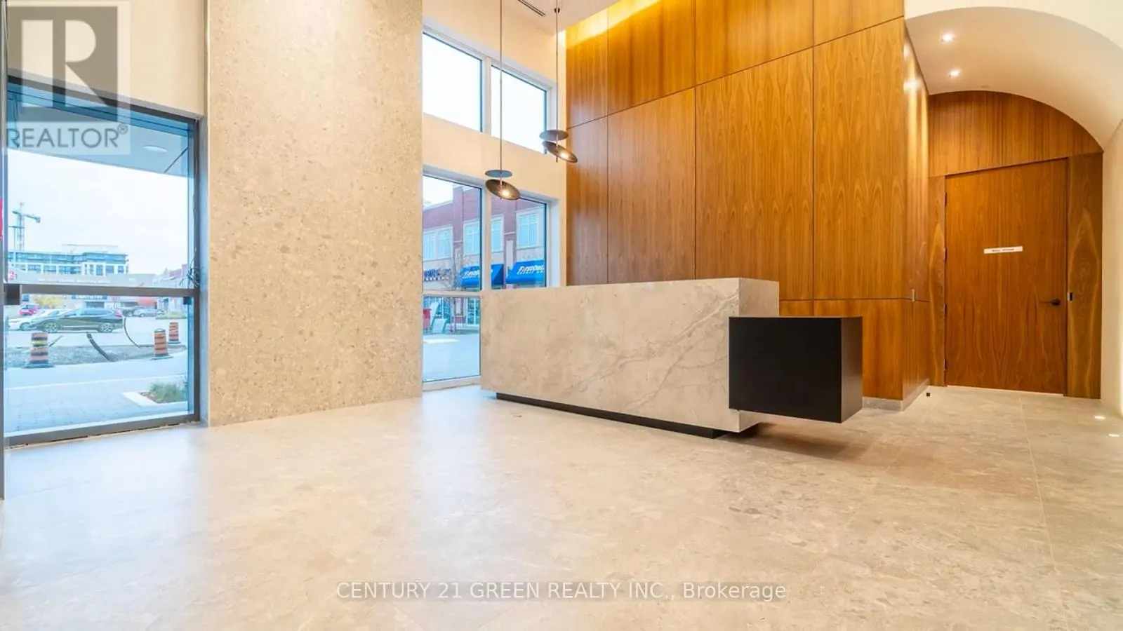 506 - 509 DUNDAS STREET W
