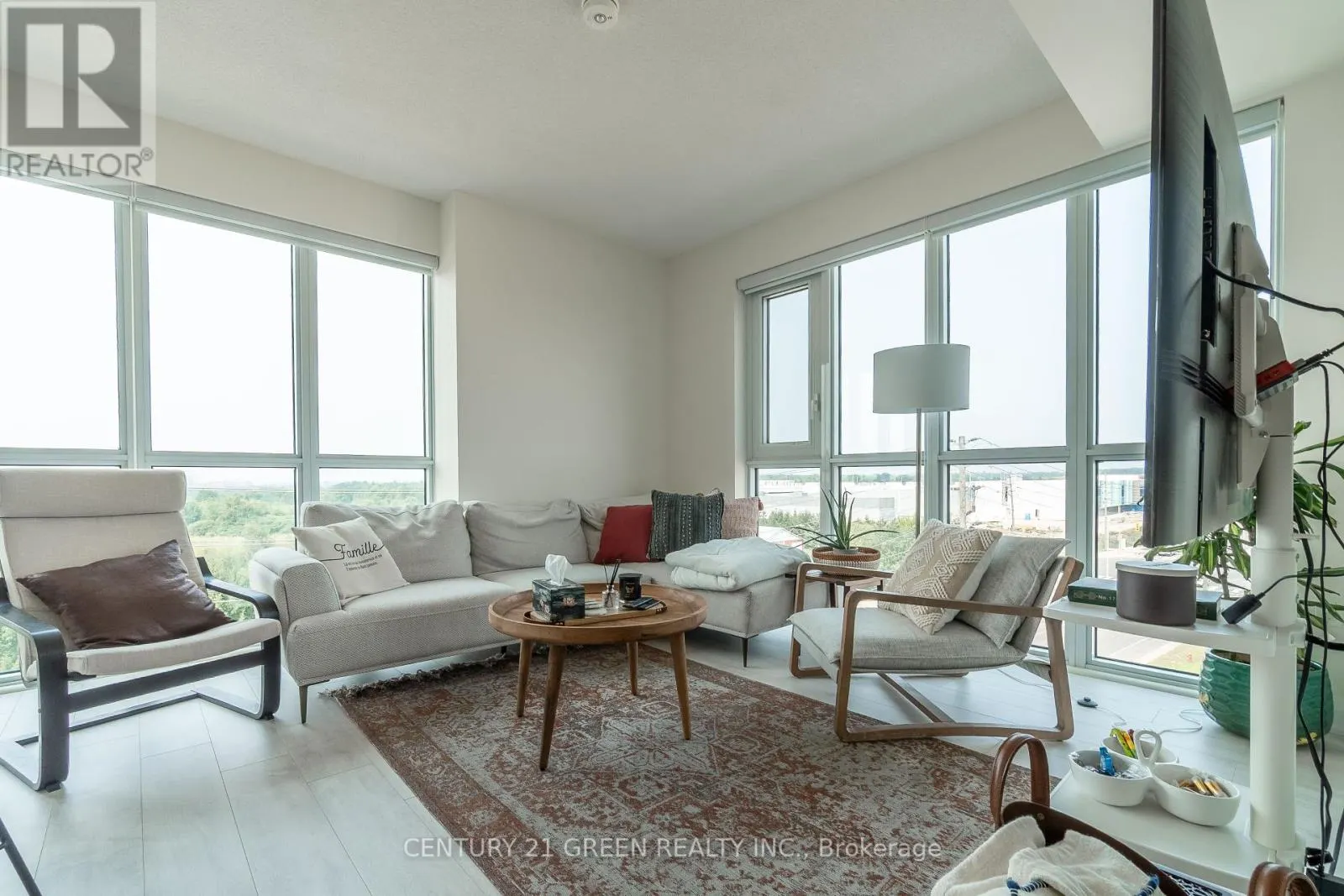 506 - 509 DUNDAS STREET W